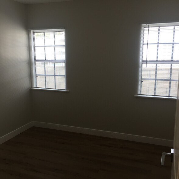 Building Photo - 6433 Gentry Ave