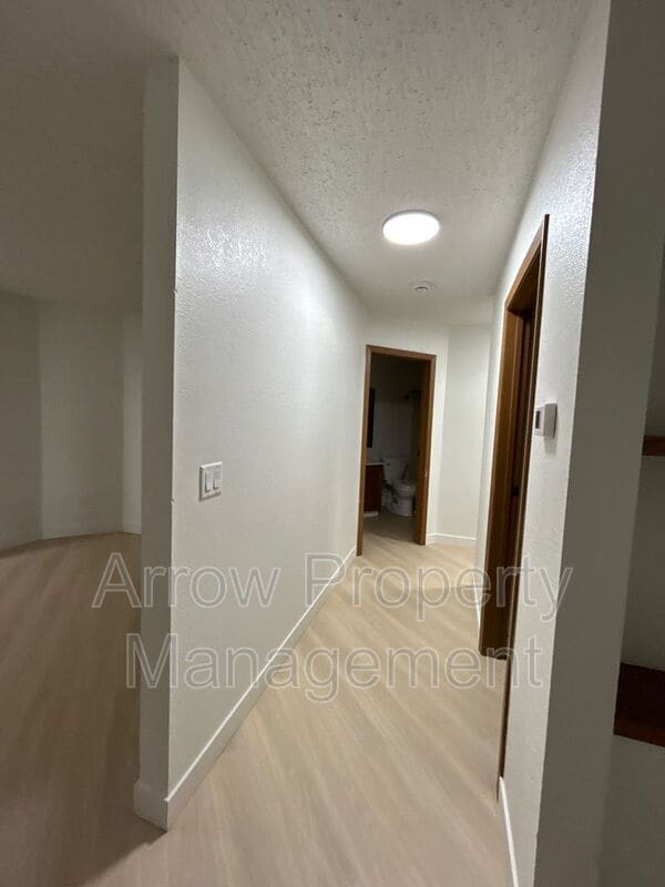 Building Photo - 205 E Arbor Ave
