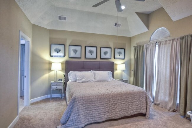 Building Photo - 1315 Birdsall St