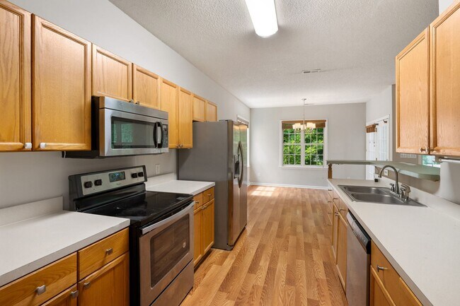 Building Photo - Single Family home in Hedingham: Available Now!
