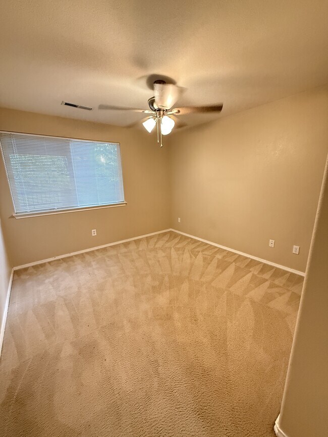 Building Photo - 3732 Riviera Grove