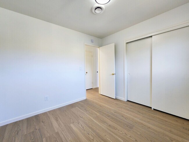 Building Photo - 4442 Yukon Dr