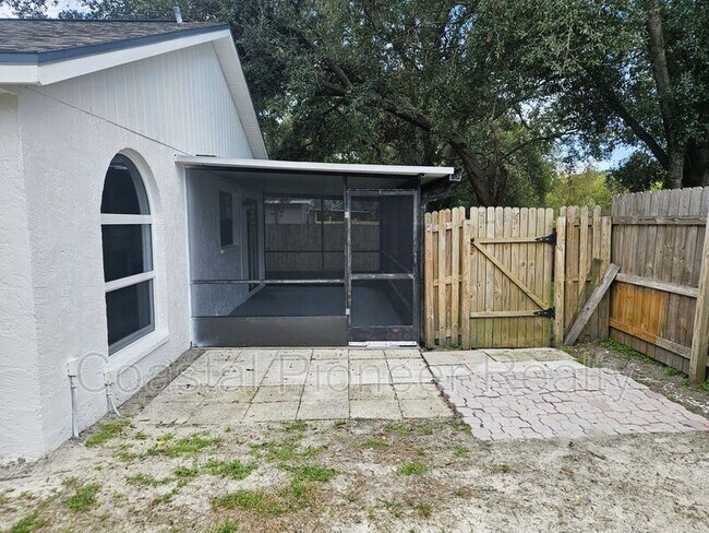 Building Photo - 1407 Mohrlake Dr