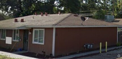 Building Photo - Leon Avenue - Nice Wood Cabinets