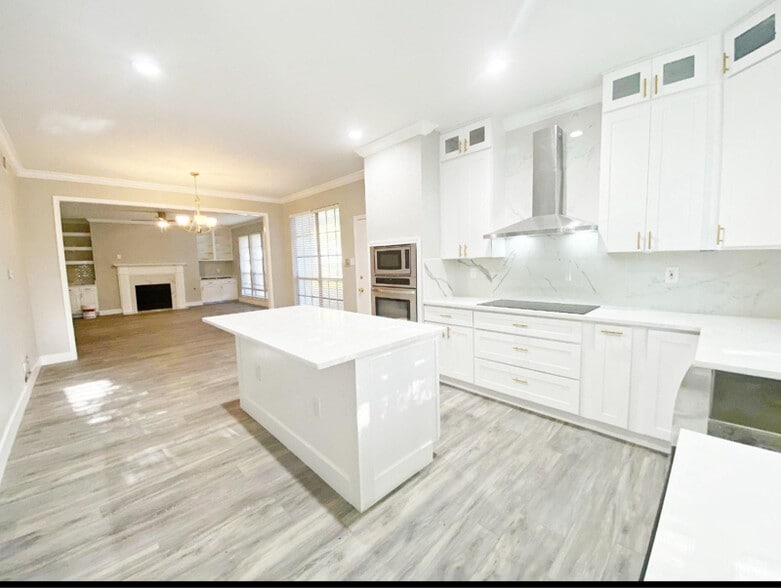 Building Photo - 1700 Shiprock Dr