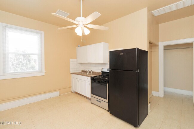 Building Photo - 1304 E Rio Grande Ave