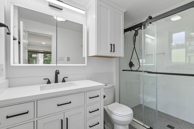 Building Photo - 2bd/1.75ba Redmond Condo