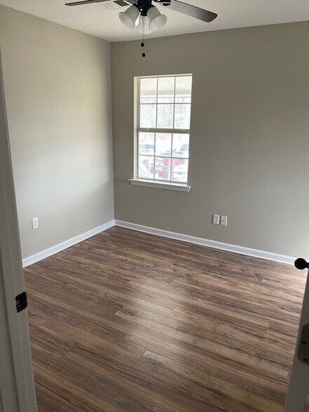 Building Photo - 21477 Scivicque Rd