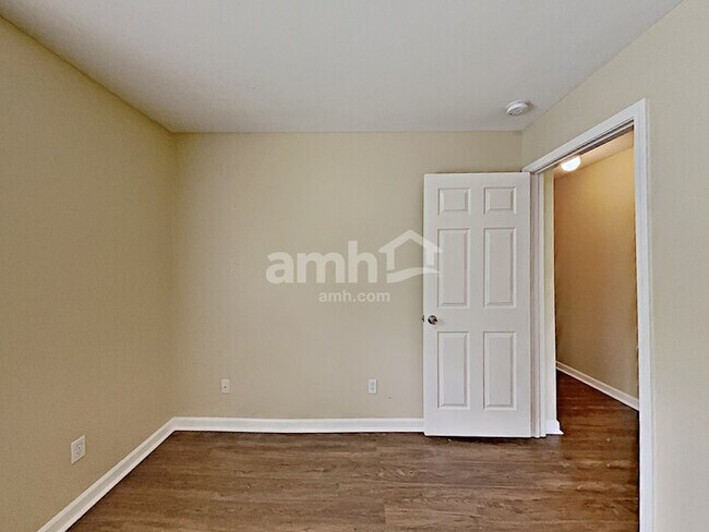 Building Photo - 156 Brightstar Ct