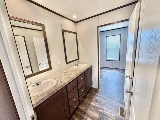 Building Photo - 4017 Stetson