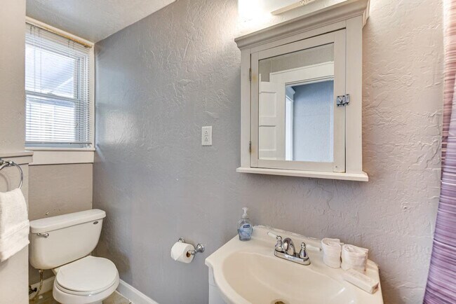 Building Photo - 9501 Granby St