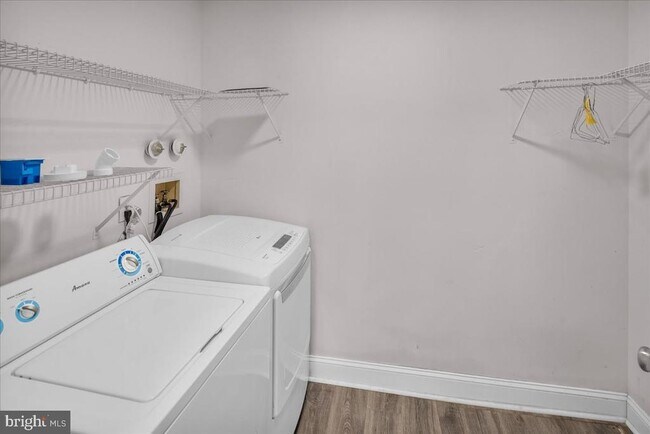 Building Photo - 2299 Memorial Ct