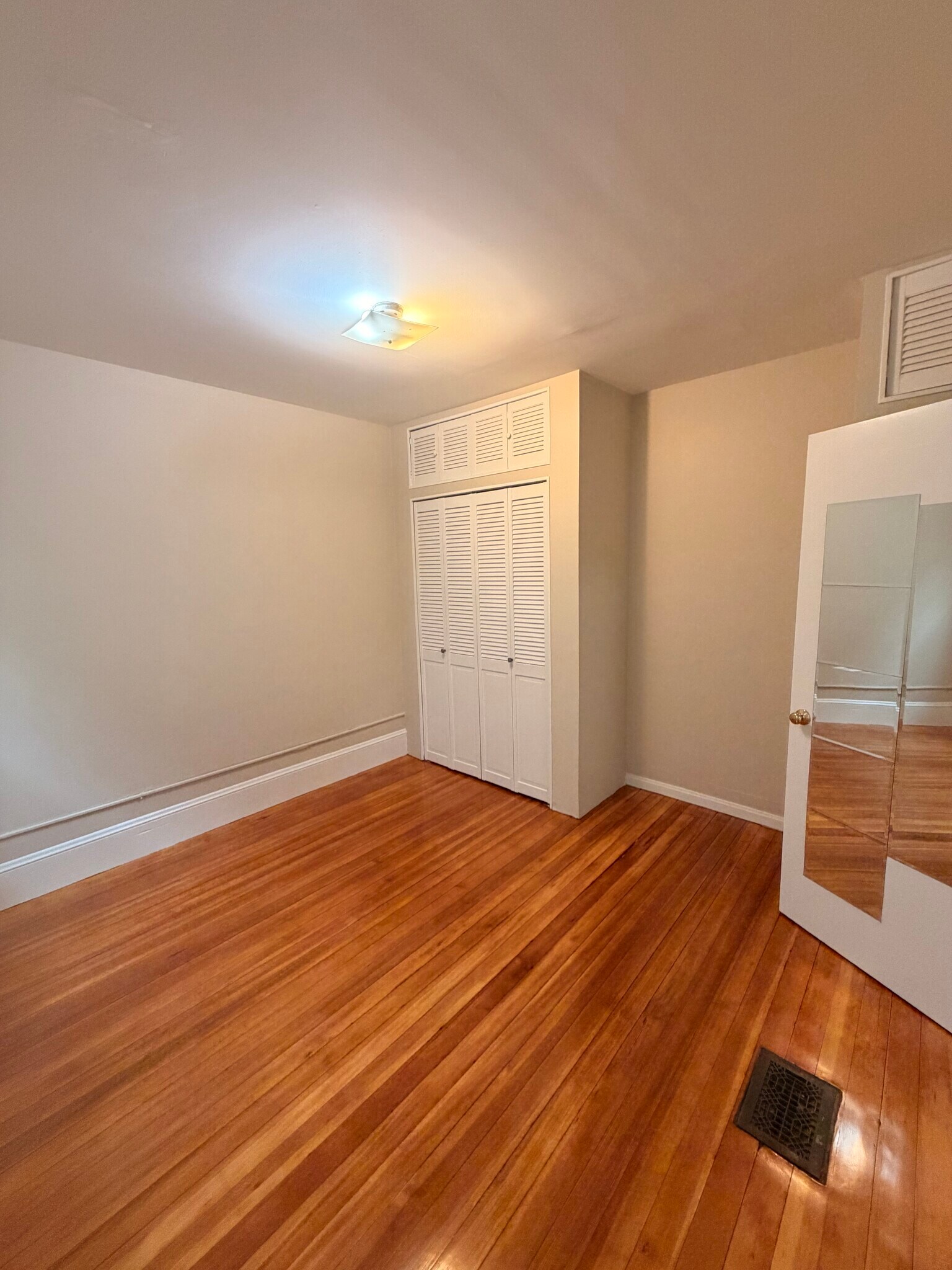 Building Photo - 14 Maine Ave