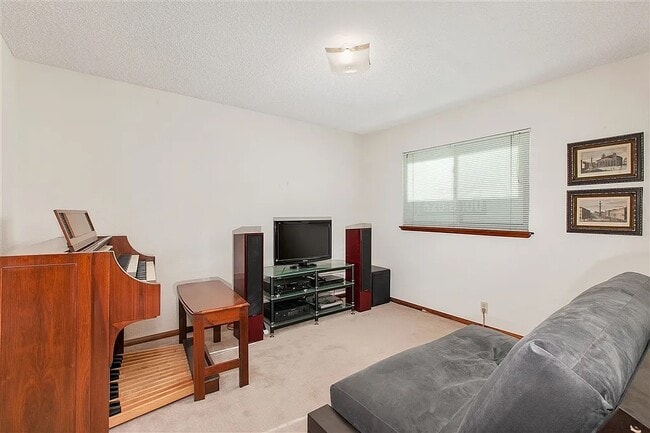 Building Photo - 1055 Corwin Pl