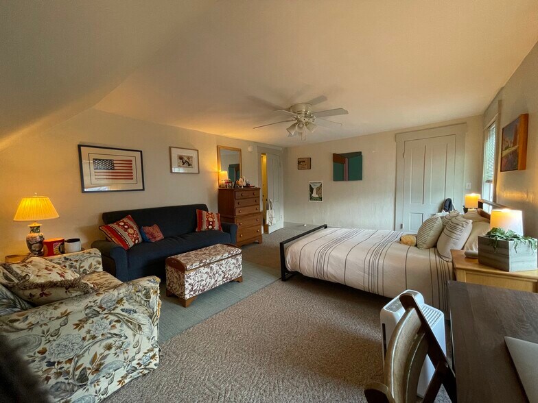 Building Photo - 17 Summer St