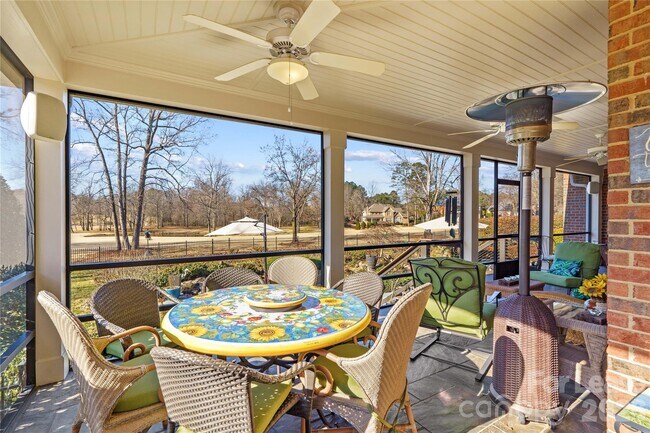 Building Photo - 13718 Robert Walker Dr