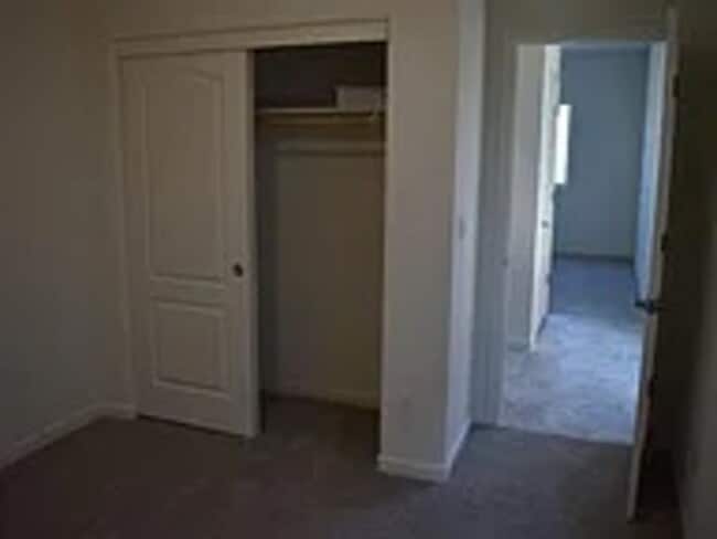 Building Photo - 4284 Lasalle Dr