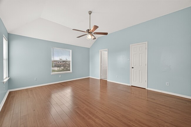 Building Photo - 6710 Bellaire Gardens Dr