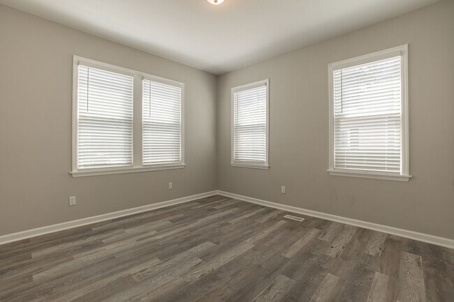 Building Photo - 216 Crescent Ave