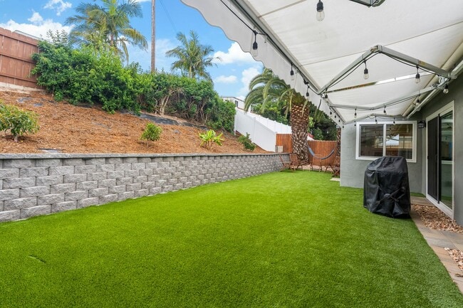 Building Photo - SPACIOUS 4 BEDROOM/2 BATHROOM HOME FOR REN...