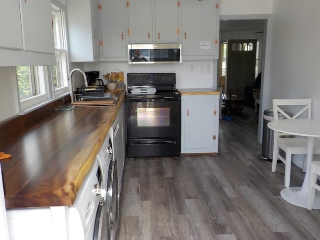 Building Photo - 11 Cordiali Colony Ln