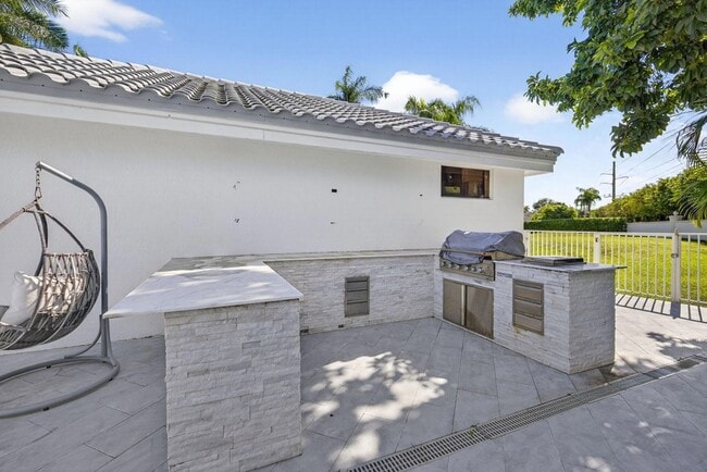 Building Photo - 2673 NW 64th Blvd