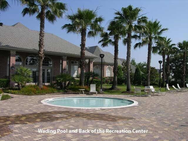 Building Photo - 2050 Palm Forest Ln