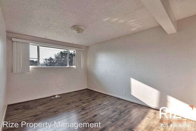Building Photo - 2 br, 1 bath House - 3758 S Maple View Dri...