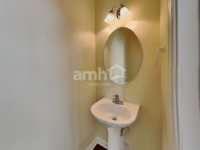 Building Photo - 4131 Crestview Place Dr