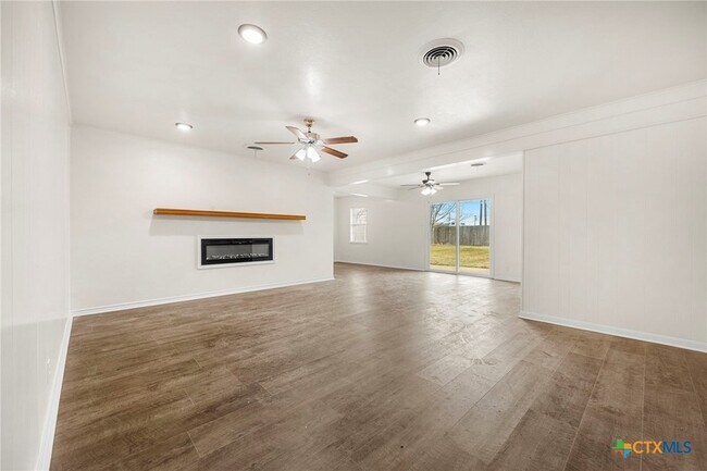 Building Photo - 3017 Oaklawn Dr