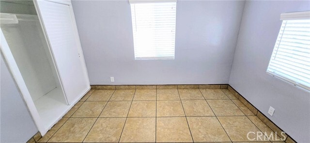 Building Photo - 1342 E 77th Pl