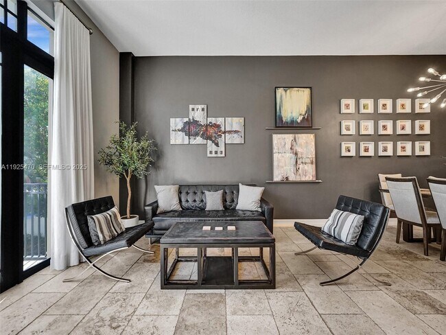 Building Photo - 2356 Wilton Dr