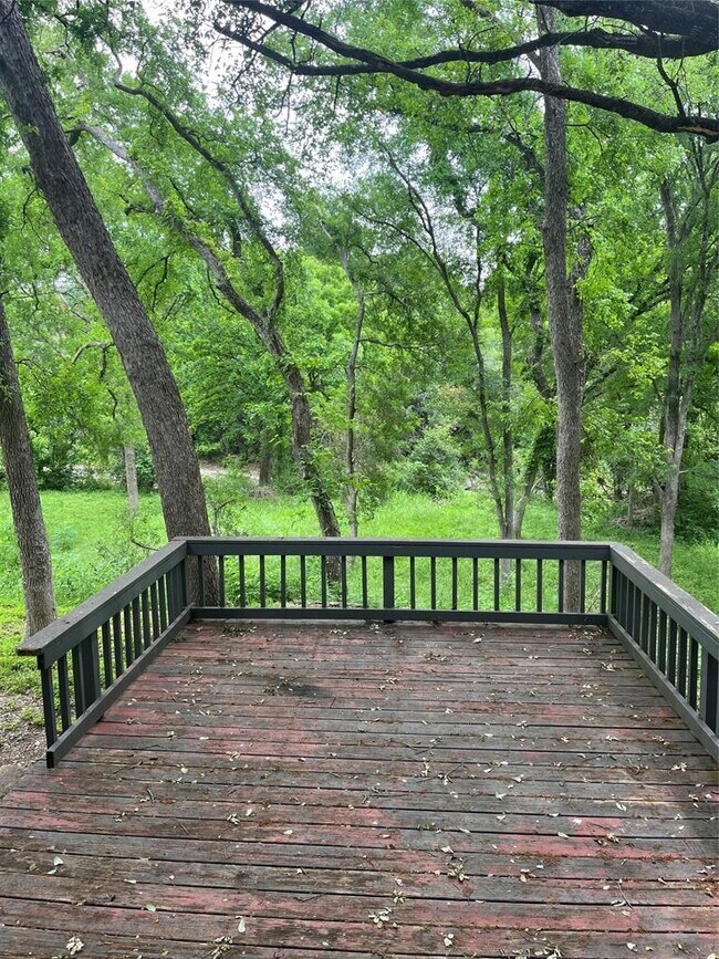 Building Photo - 11655 River Oaks Trail