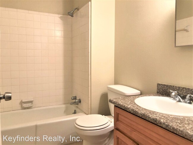 Building Photo - 4 br, 2 bath House - 2860 Donald Drive