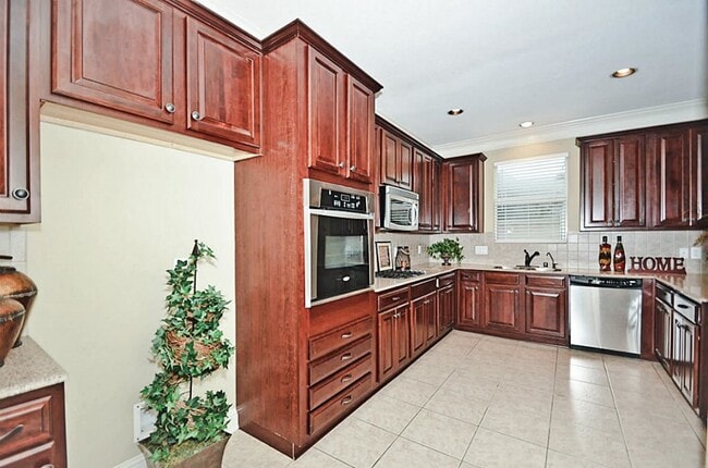 Building Photo - 12225 Medina Lake Dr