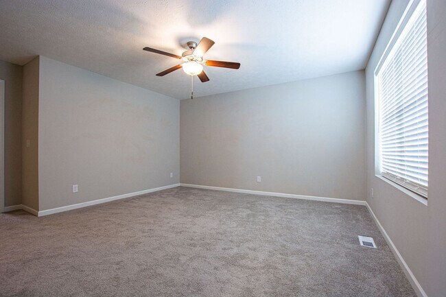 Building Photo - 2 Bedroom / 2.5 Bath Town Home Recently Built with Garage and Washer/Dryer!