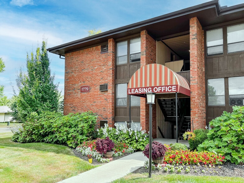 Leasing Office - Schrock Park