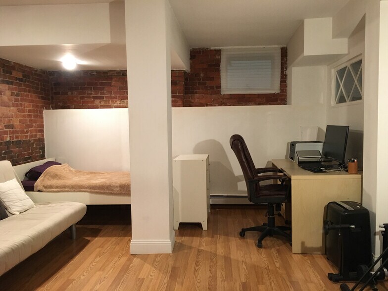 Bedroom 02 - 1895 Beacon St