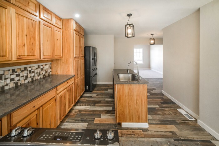 Building Photo - 250 Kendall Ln