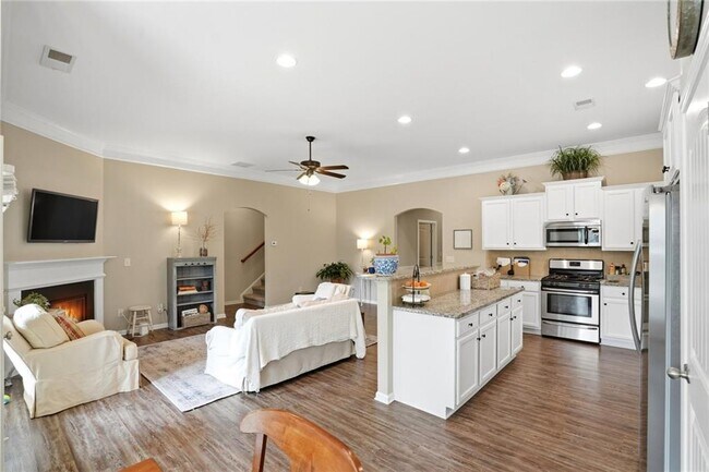 Building Photo - 318 Argyle Ct