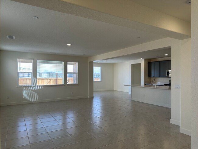 Building Photo - Gorgeous 5 Ridges Home with Spectacular Mountain Views!