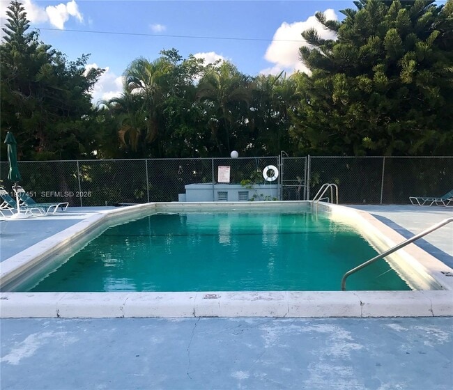 Building Photo - 1601 NE 191st St