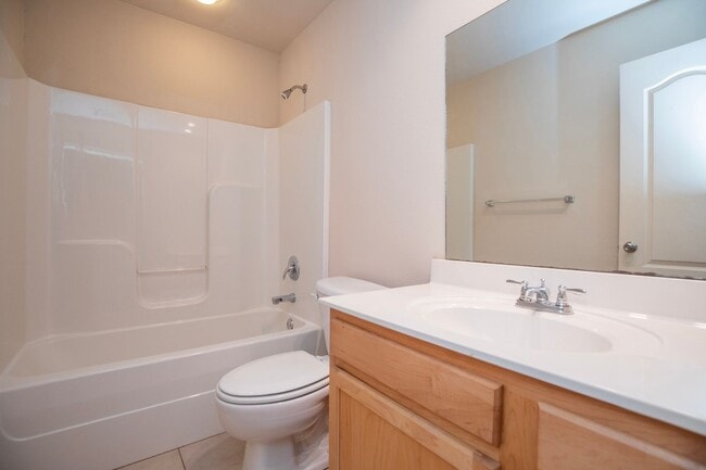 Building Photo - ***300 Copper Oaks***