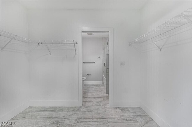 Building Photo - 3820 Embers Pkwy W