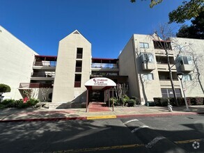 Building Photo - 1 Bed 1 Bath Condo In Walnut Creek