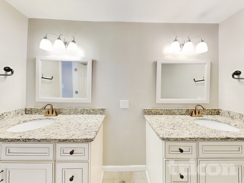 Building Photo - 361 Willow Glenn Dr