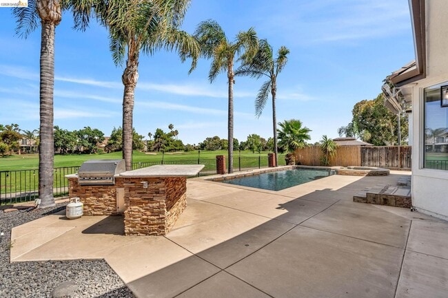 Building Photo - 2317 Wayfarer Dr