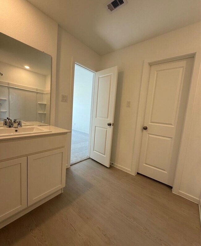 Building Photo - 14896 N Ascot Bend Cir