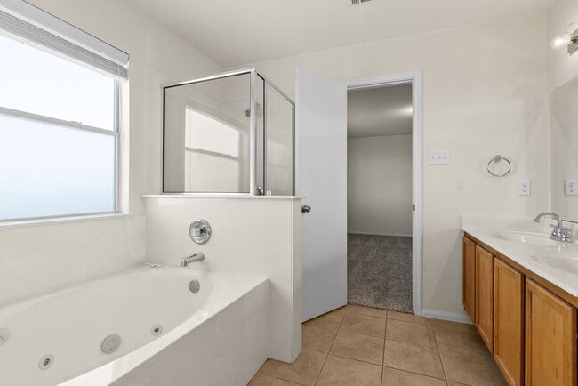 Building Photo - 5609 Capricorn Loop