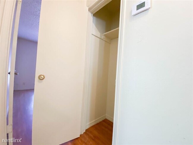 Building Photo - 109 Hughson Ct